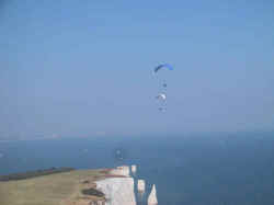 Luigi & Brian M fly Old Harry Rocks29_IMG.JPG (18272 bytes)