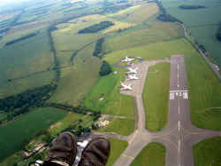 Over Kemble Airfield.jpg (51357 bytes)